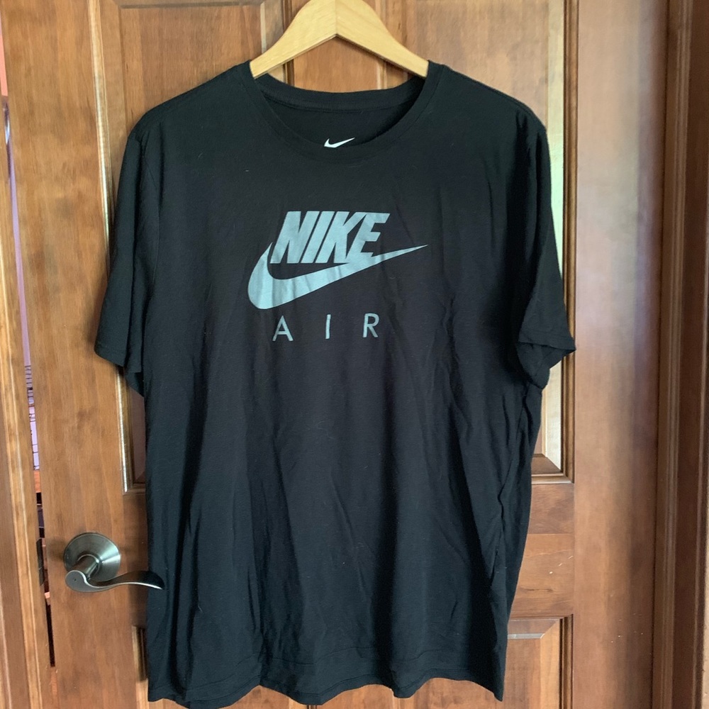 The Nike Tee, Nike air T-shirt